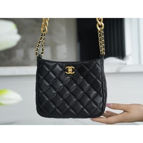 CHANEL 22P ретро-сумка в стиле хиппи Изготовлена из блестящей кож