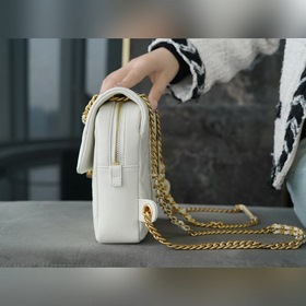 CHANEL 22P Ретро-рюкзак молочного цвета Идеальное решение для осв