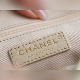 CHANEL 22P Ретро-рюкзак молочного цвета Идеальное решение для осв