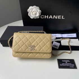 CHANEL WOC цепочка, клатч с откидной крышкой Верх из кожи бычка,