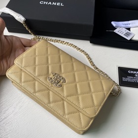 CHANEL WOC цепочка, клатч с откидной крышкой Верх из кожи бычка, 