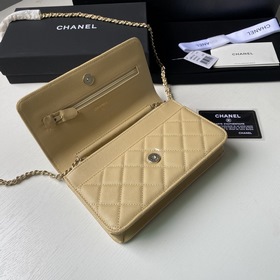 CHANEL WOC цепочка, клатч с откидной крышкой Верх из кожи бычка, 