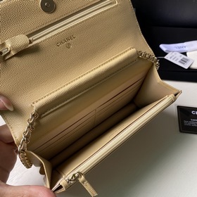 CHANEL WOC цепочка, клатч с откидной крышкой Верх из кожи бычка, 