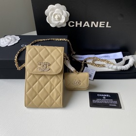 CHANEL Сумка для телефона с буквой « » из кожи первого слоя с нов