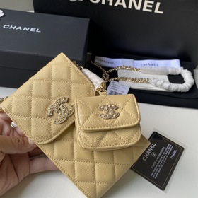 CHANEL Сумка для телефона с буквой « » из кожи первого слоя с нов