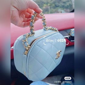 CHANEL косметичка Сумка через плечо Мне очень нравится эта малень