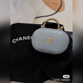 CHANEL косметичка Сумка через плечо Мне очень нравится эта малень