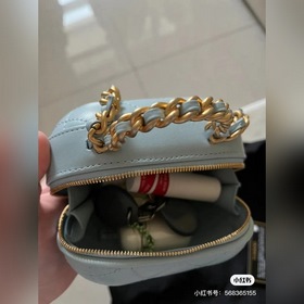 CHANEL косметичка Сумка через плечо Мне очень нравится эта малень