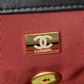 Маленькая сумка Chanel осень-зима 2019 сочетает в себе все класси