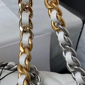 Chanel осень-зима 19. Сумка, сочетающая в себе все классические ч