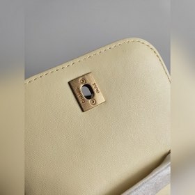 Chanel с двойным C-образным замком и регулируемой цепочкой из ове