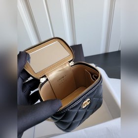 CHANEL Весенняя сумка-коробка Изысканная и оригинальная косметич