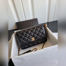 Chanel Кожаная сумка Cf woc с ромбовидным узором, регулируемый ре