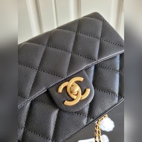 CHANEL Сумка через плечо с золотой цепочкой, модель 99177 Действи