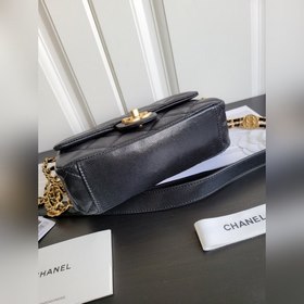 CHANEL Сумка через плечо с золотой цепочкой, модель 99177 Действи
