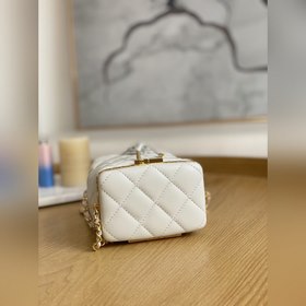 Chanel Mini Bucket Bag, модель 049950 Очень изящная и красивая су