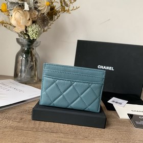 CHANEL Карман для карт с кожаным ремешком и бриллиантами в цвете 