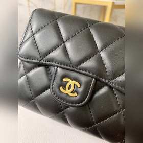 Короткий кошелек Chanel, модель 049240 Нежный и гладкий материал,