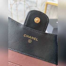 Короткий кошелек Chanel, модель 049240 Нежный и гладкий материал,