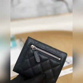 Короткий кошелек Chanel, модель 049300 Нежный и гладкий материал,
