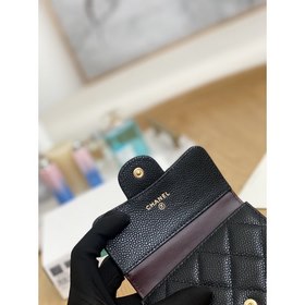 Короткий кошелек Chanel, модель 049300 Нежный и гладкий материал,
