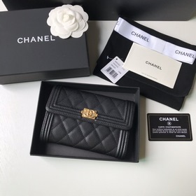 CHANEL leboy средний кошелек с тремя складками, модель A84302 Мел