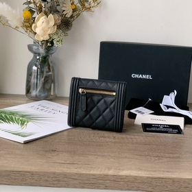 CCHANEL кошелек с тремя отделениями для купюр, модель A80734 Этот