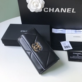 CHANEL  Черный чехол с большим карманом С новой модной и стильн