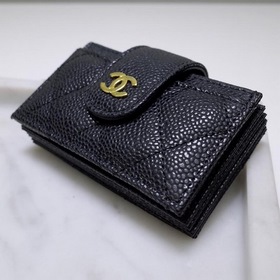 Кожаный кошелек CHANEL с карманами для карт и карманом для купюр,