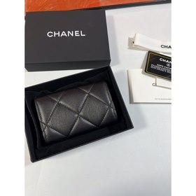 CHANEL Кошелек с большим карманом и крышкой Изготовлен из кожи ко