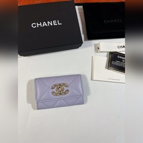 CHANEL Кошелек с большим карманом и крышкой Изготовлен из кожи ко