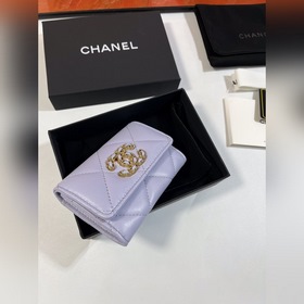 CHANEL Кошелек с большим карманом и крышкой Изготовлен из кожи ко