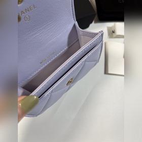 CHANEL Кошелек с большим карманом и крышкой Изготовлен из кожи ко