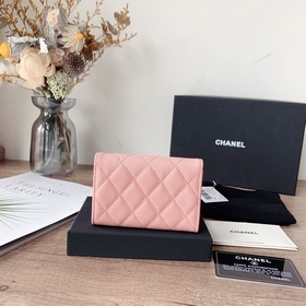 CHANEL Кошелек с розовым цветом сакуры и бриллиантами в форме икр
