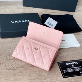 CHANEL Кошелек с розовым цветом сакуры и бриллиантами в форме икр
