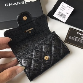 Новый кошелек CHANEL с золотой застежкой Этот кошелек для карт бо
