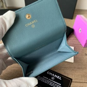 CHANEL Кошелек для кредитных карт с кожаным ремешком и стразами в