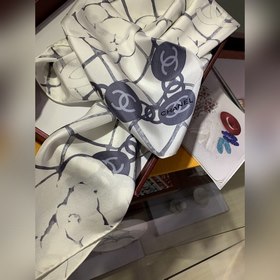 Классический шелковый платок Chanel. Высококачественный импортный