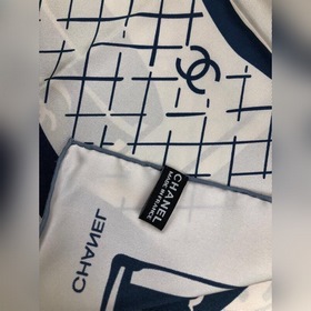 CHANEL Элегантный шелковый платок, 100% шелк высшего качества с