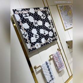 CHANEL Серенада с принтом камелии, 90% шелк, 100% шелк высшего к