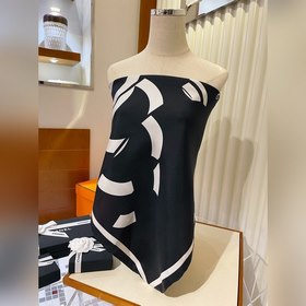 CHANEL Элегантный шелковый платок Чистый стиль Chanel, отлично с