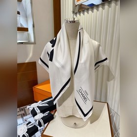 CHANEL Элегантный шелковый платок Чистый стиль Chanel, отлично с