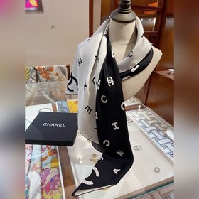 Шарф CHANEL Дизайн настолько привлекателен, что хочется приобрес