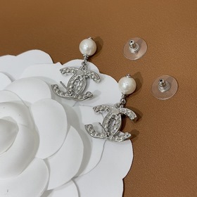 CHANEL Серьги CC Новые серьги CC Двойной дизайн CC, стеклянные ж