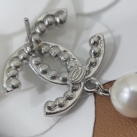 CHANEL Серьги CC Новые серьги CC Двойной дизайн CC, стеклянные ж