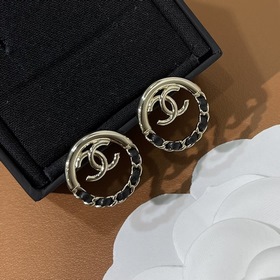 CHANEL Минималистичные серьги в стиле ретро Новые серьги-гвоздик