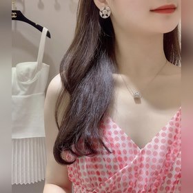 CHANEL Серьги-цветы Новые серьги-гвоздики в форме цветка Идеальны