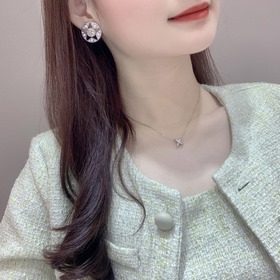 CHANEL Серьги-цветы Новые серьги-гвоздики в форме цветка Идеальны