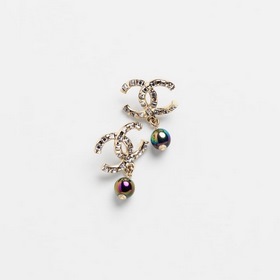 CHANEL Классические серьги с двойным C Новые серьги с двойным C К