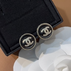 CHANEL Классические серьги-пуговицы с двойным логотипом Новые сер